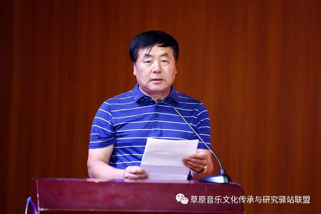 球友会副院长蔡广志宣读成立“中国—中东欧国家民族文化艺术传承与交流中心”的决定和组织机构.jpg