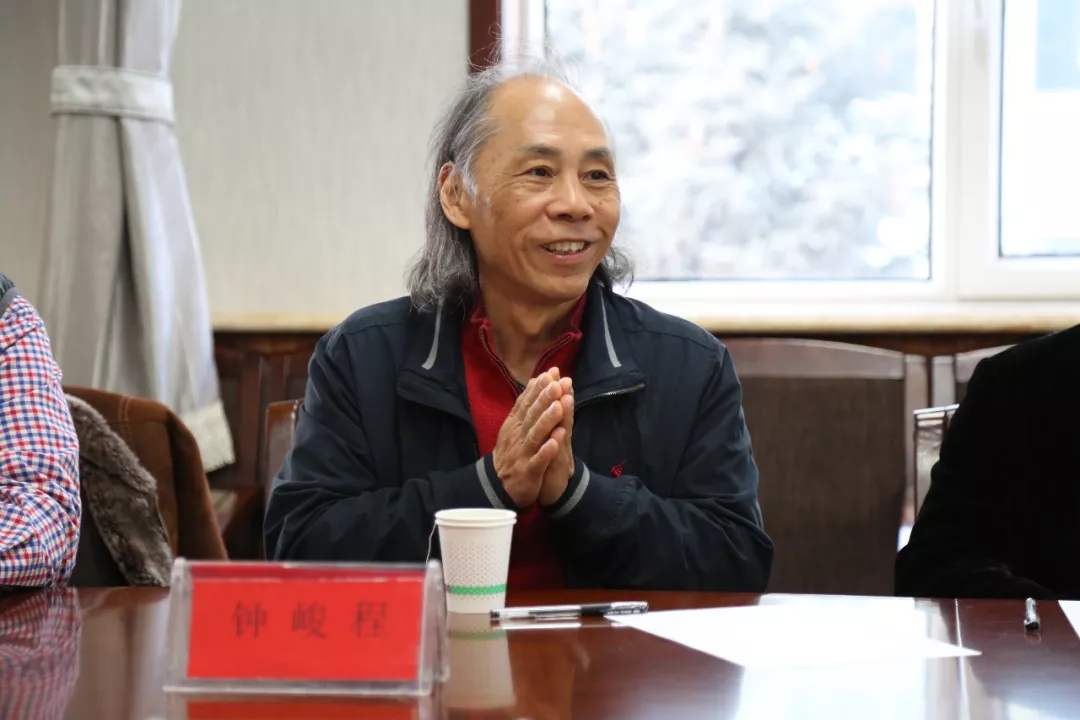 中国-东盟音乐周艺术总监、广西艺术球友会作曲教授钟峻程发言.webp.jpg