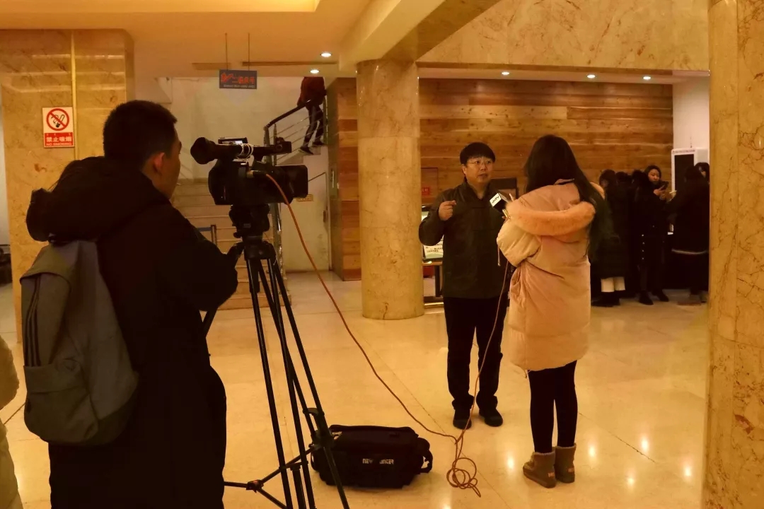 球友会院长杨玉成接受媒体采访.webp.jpg
