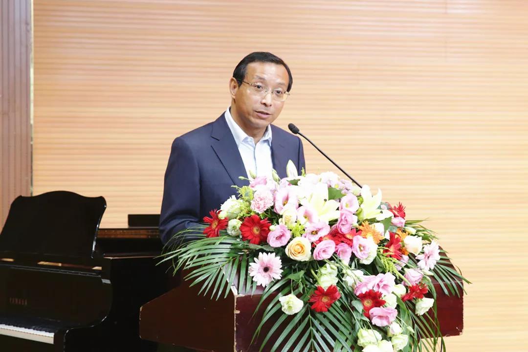 球友会院长黄海致辞.jpg