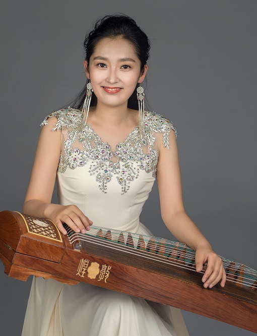 娜沁.jpg